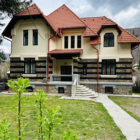 Rapsodia Sinaia Acomodação com café da manhã Exterior foto