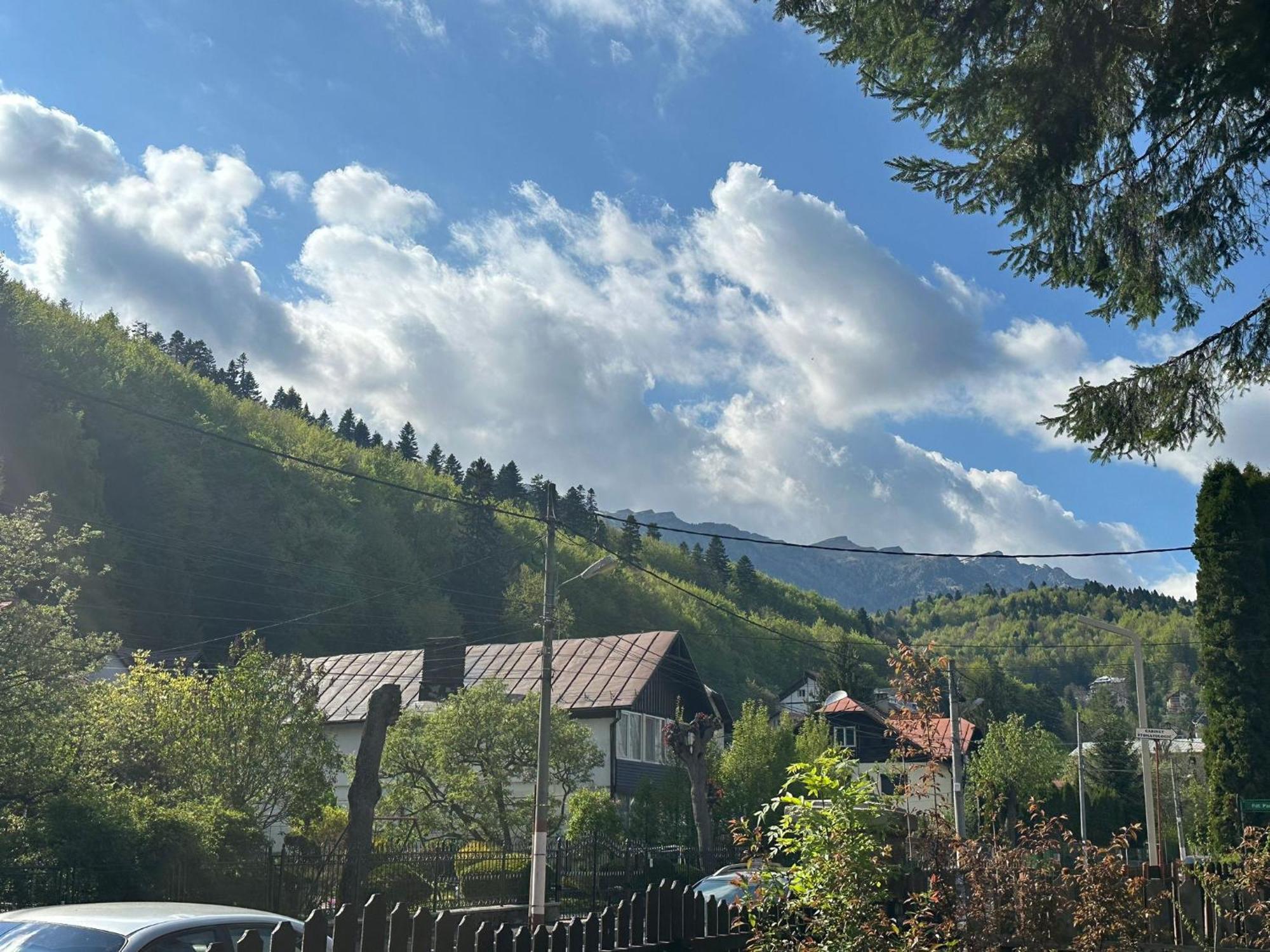 Rapsodia Sinaia Acomodação com café da manhã Exterior foto