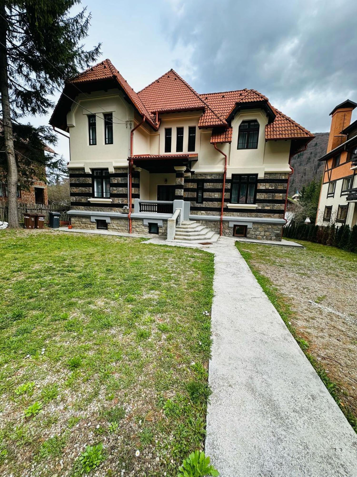 Rapsodia Sinaia Acomodação com café da manhã Exterior foto